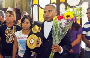 Campeón Liborio Solís visitó a “La Chinita” en Venezuela