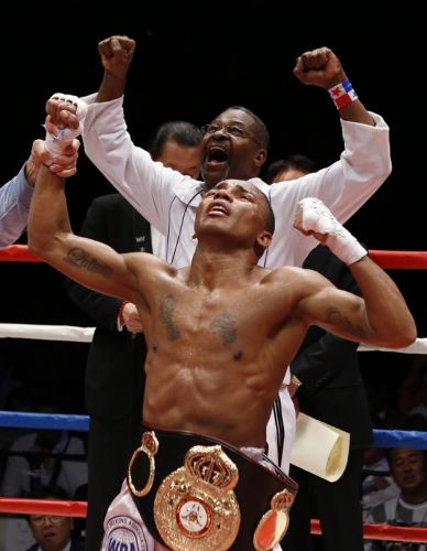 Liborio Solis became Super Flyweight absolute champion